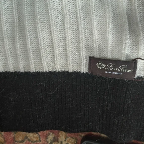 Loro Piana hat + scarf bundle NWT - Picture 9 of 9